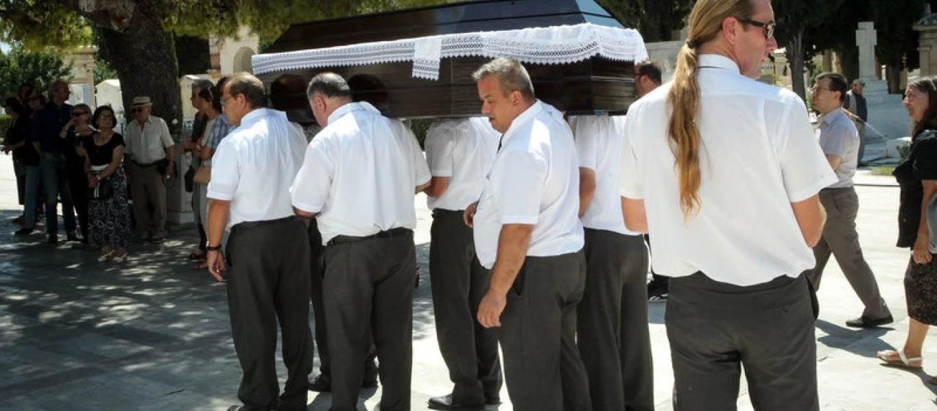 Φίλοι και συγγενείς αποχαιρέτησαν τον Κυριάκο Διακογιάννη (εικόνες)